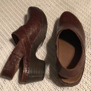 Dansko size 39 Brown